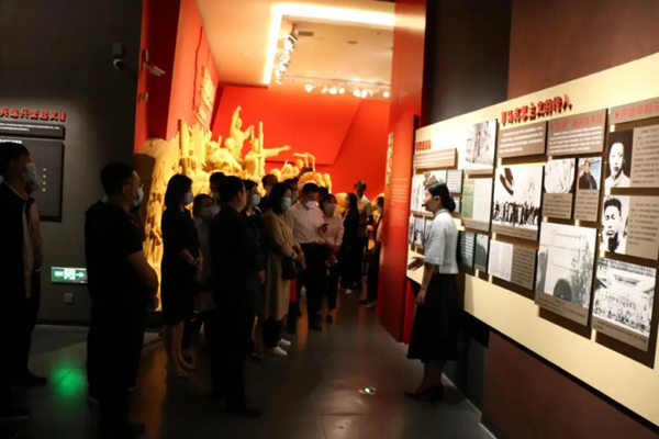 平?jīng)鲢垂军h委組織各支部開展“重溫歷史、砥礪前行”(圖2)