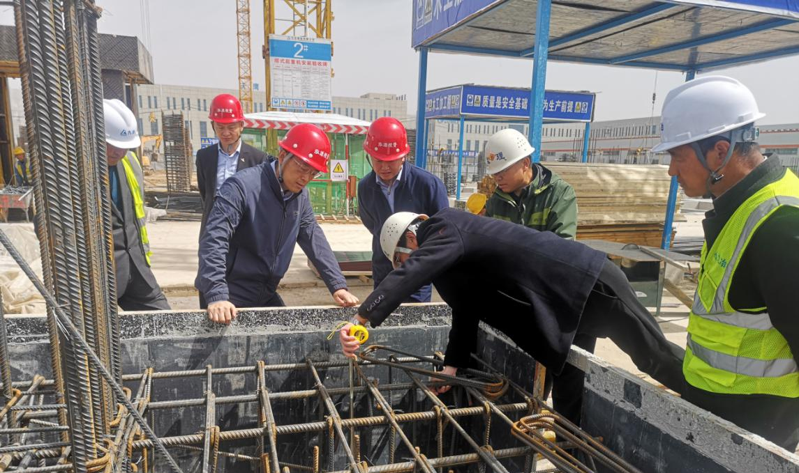 泓源公司對重點建設項目進行質量安全檢查(圖1)